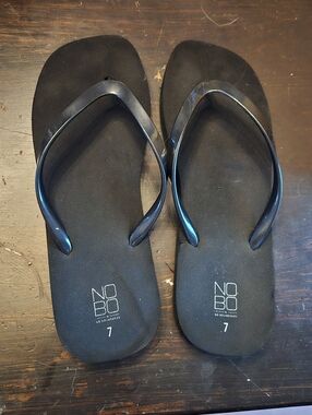 Black No Boundaries Flip Flops